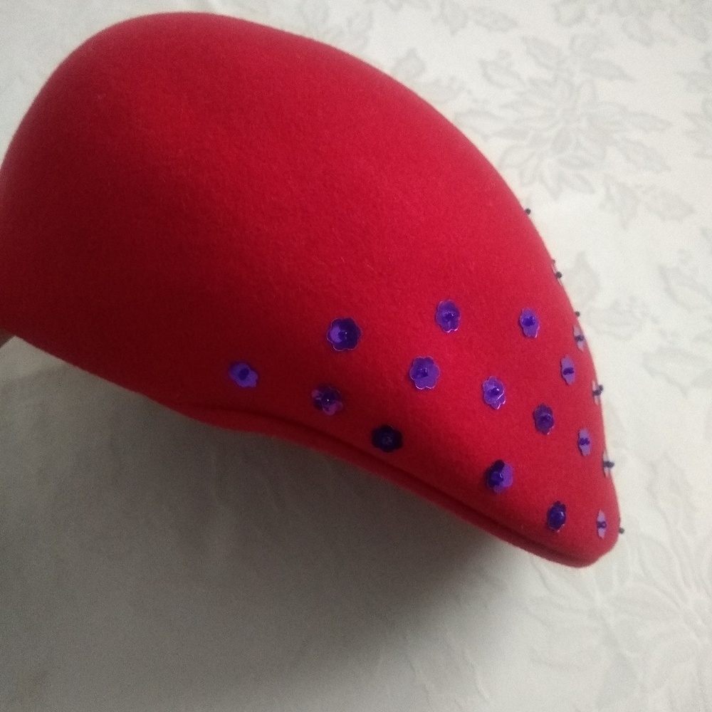 Wool felt flat beret cap floral shaped sequins seamless